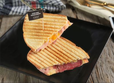 Zengin Fümeli Tost