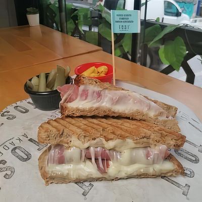 Dilli Kaşarlı Tost