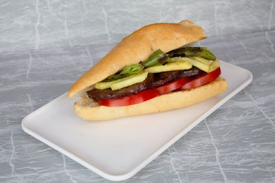 Yarım Ekmek Arası Sucuk