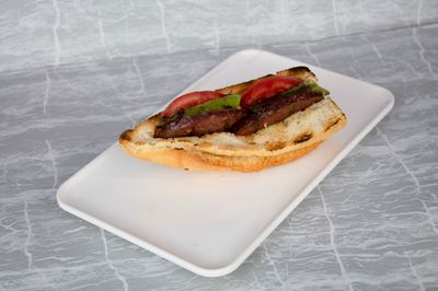 Çeyrek Ekmek Arası Sucuk