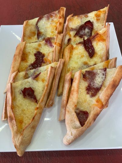 Pastırmalı Kaşarlı Pide
