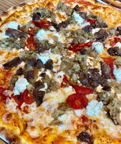 Kavurma & Patlıcan Pizza (Büyük)