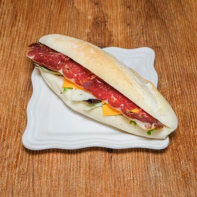 Pastırmalı Soğuk Sandviç