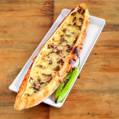 Kavurmalı Kaşarlı Pide