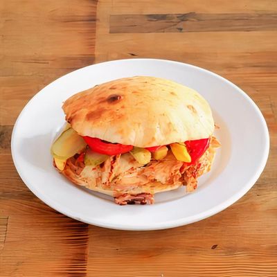Tombik Ekmek Arası Tavuk Döner
