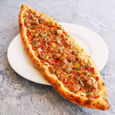 Kuşbaşılı Yumurtalı Pide