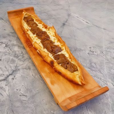 Kavurmalı Kaşarlı Pide