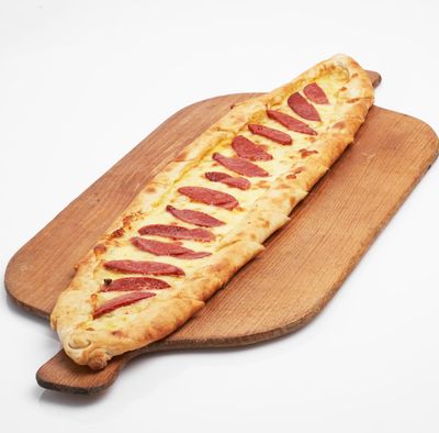 Sucuklu Kaşarlı Pide