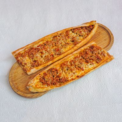 Kıymalı Kaşarlı Pide