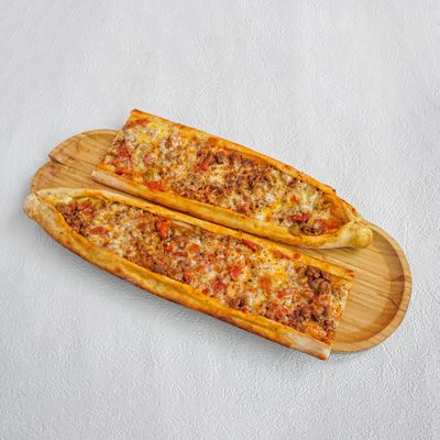 Kuşbaşılı Kaşarlı Pide