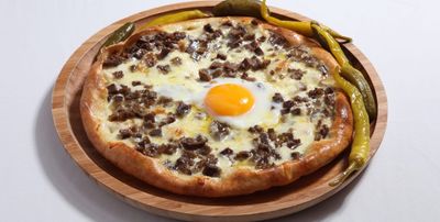 Kaşarlı Kavurmalı Pide (Yuvarlak)