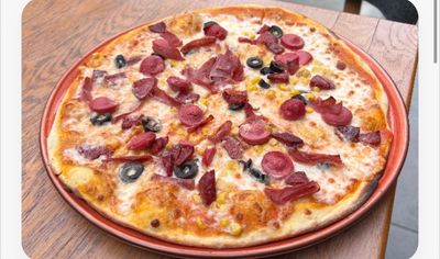Cacciatora Pizza