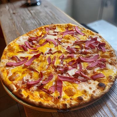 Füme Etli Cheddar peynirli Pizza
