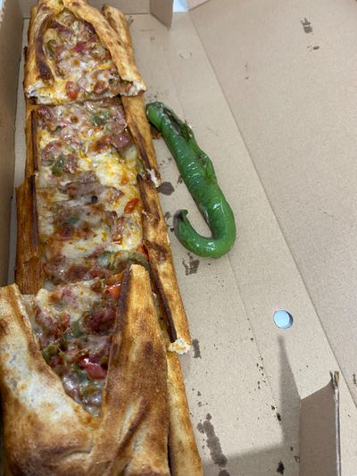 Kuşbaşılı Kaşarlı Pide