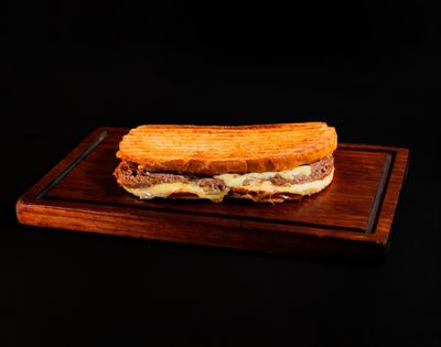 Kaşarlı Kavurmalı Tost