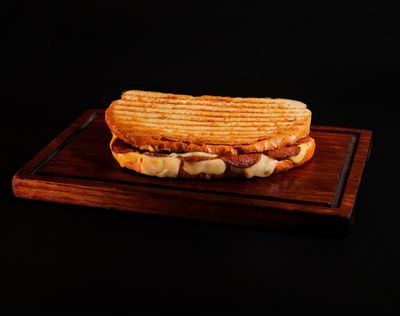 Kaşarlı Kasap Sucuklu Tost