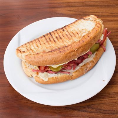 Kavurmalı Ayvalık Tostu