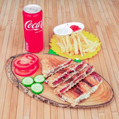 Kavurmalı Kaşarlı Tost Menü