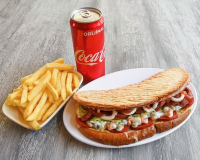 Karışık Ayvalık Tostu Menü