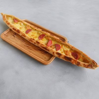 Kaşarlı Sucuklu Pide