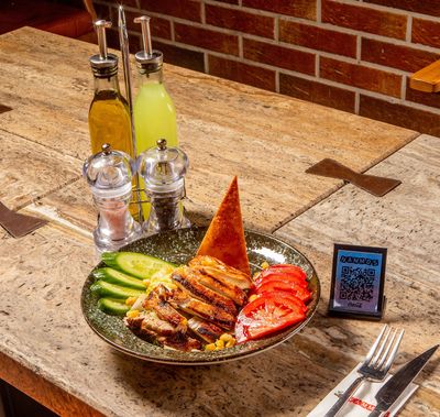 Izgara Tavuklu Salata