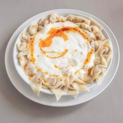 Yoğurtlu Mantı / Ravioli with Yoghurt