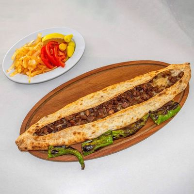 Kavurmalı Yumurtalı Pide