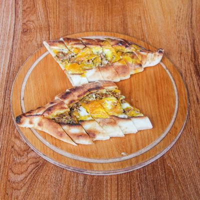 Kıymalı Yumurtalı Pide (Açık)