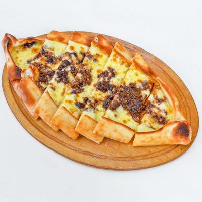 Kavurmalı Üç Peynirli Pide (Yuvarlak) (Açık)