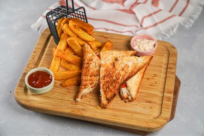 Beyaz Peynirli Tost