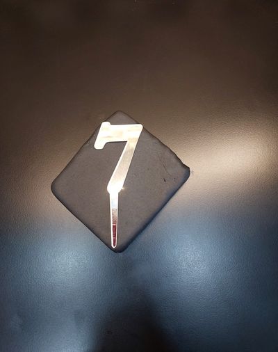 7 Rakam (Gümüş Pleksi)