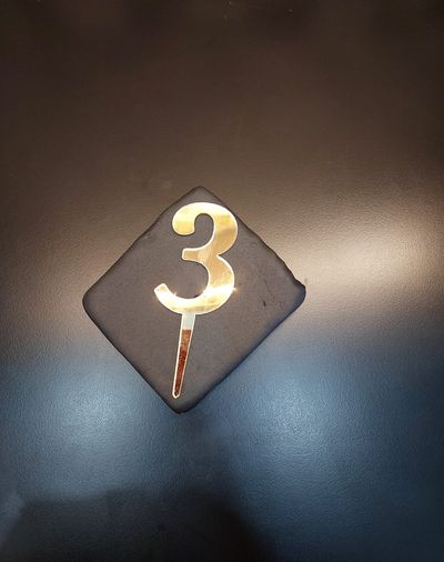 3 Rakamı Gold Pleksi