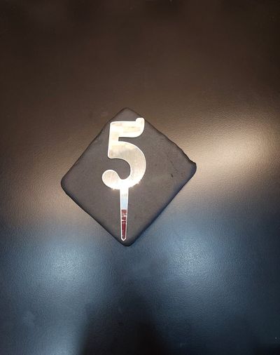 5 Rakamı Gümüş Pleksi