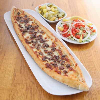 Kavurmalı Kaşarlı Pide