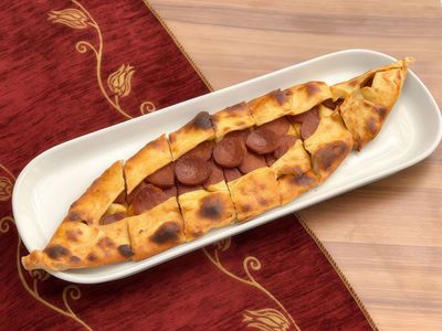 Sucuklu Pide