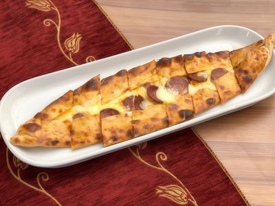 Sucuklu Kaşarlı Pide