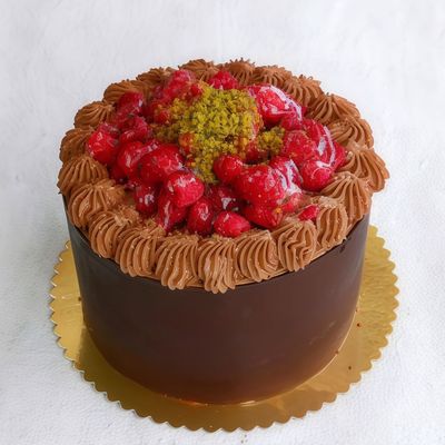 Böğürtlenli Çikolatalı Pasta (4-6 Kişilik)