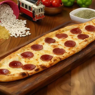 Sucuklu Yumurtalı Pide