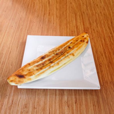 Kaşarlı Kır Pidesi