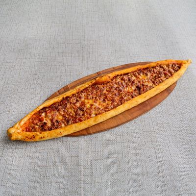 Kuşbaşılı Kaşarlı Yumurtalı Pide
