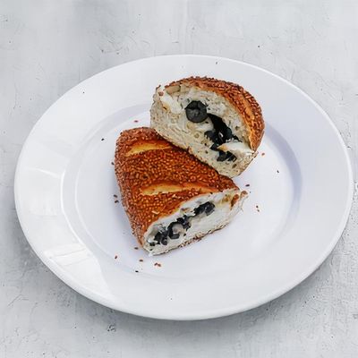 Tereyağlı Zeytinli Kaşarlı Simit