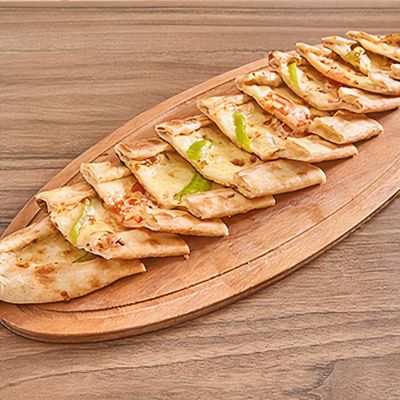 Kaşarlı Domatesli & Biberli Pide