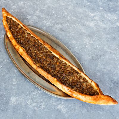 Kavurmalı Pide (Açık)