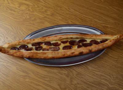 Sucuklu Kaşarlı Pide (Açık)