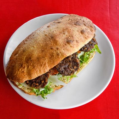 Tombik Ekmek Arası Izgara Köfte