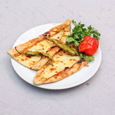 Mantarlı Kaşarlı Pide