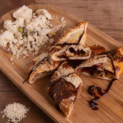 Tahin Helvalı & Antep Fıstıklı & Çikolata Soslu Kapalı Mini Pide