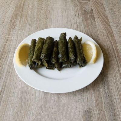 Yoğurtlu Sarımsak Soslu Yaprak Sarma