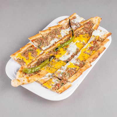 Kıymalı Yumurtalı Pide (Açık)