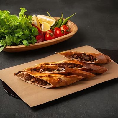 Kavurmalı Kaşarlı Pide
